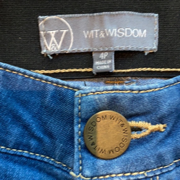 Wit and Wisdom stretch jean shorts - Picture 2 of 2
